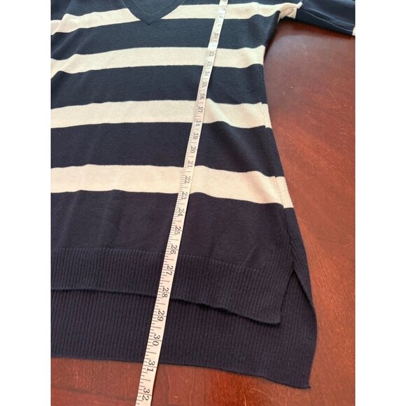 GAP Eversoft V-Neck Sweater in Navy & White Stripes Size Medium TALL - Picture 8 of 8